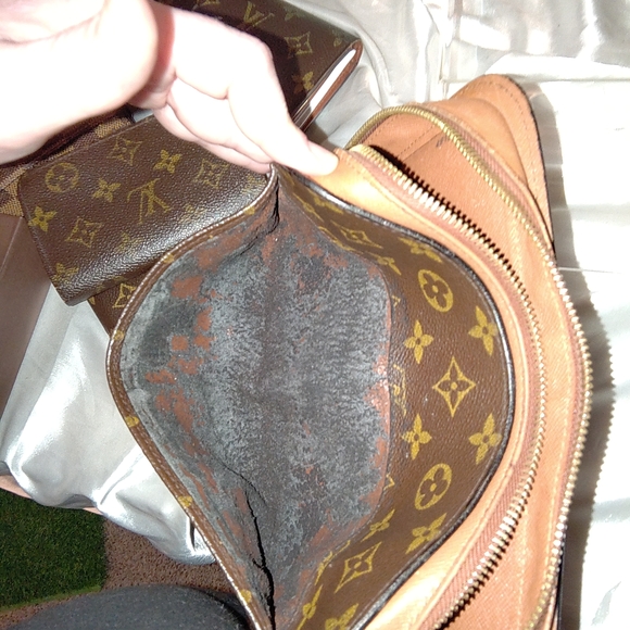 Louis Vuitton Brown Monogram Clutch - Picture 12 of 12